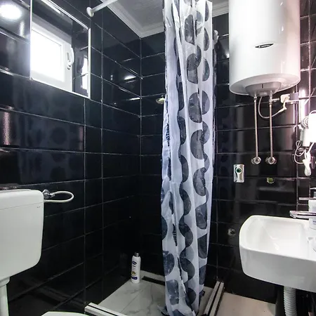 Holiday home Your Throne Pool, Sauna & Jacuzzi *