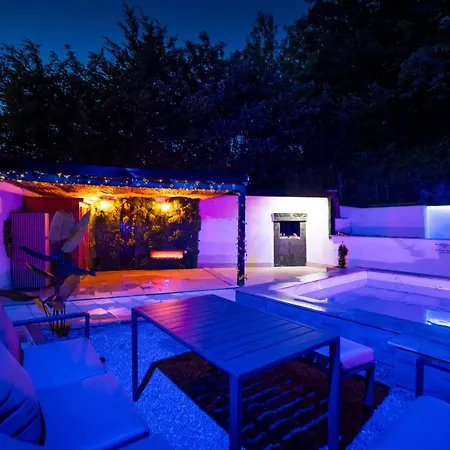 Panorama House Sarajevo- Jacuzzi, Bazen & Pogled Na Grad 1 *